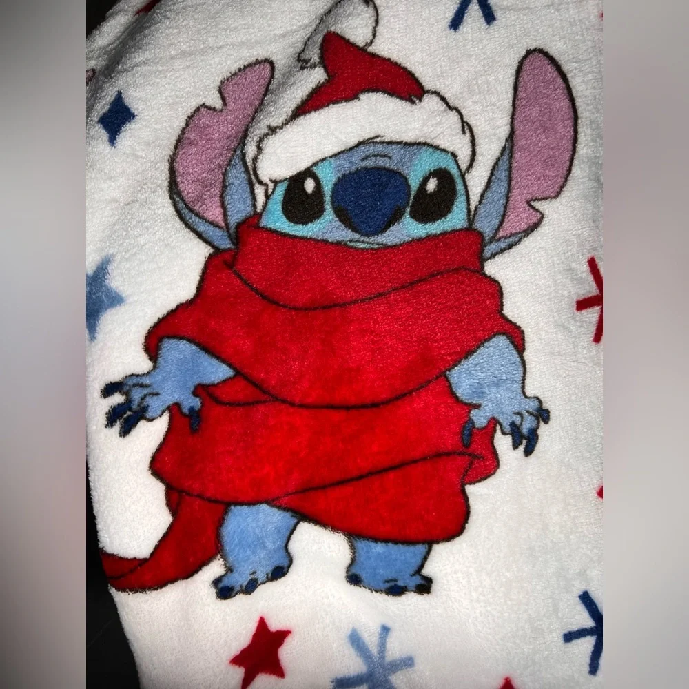 ✨ Disney Stitch & Angel Holiday Plush Throw Blanket – 50” x 70” – New